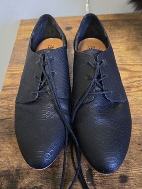 ANA Pointed Toe Oxford